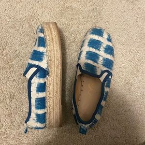 Blue and white pattern espadrille sandals